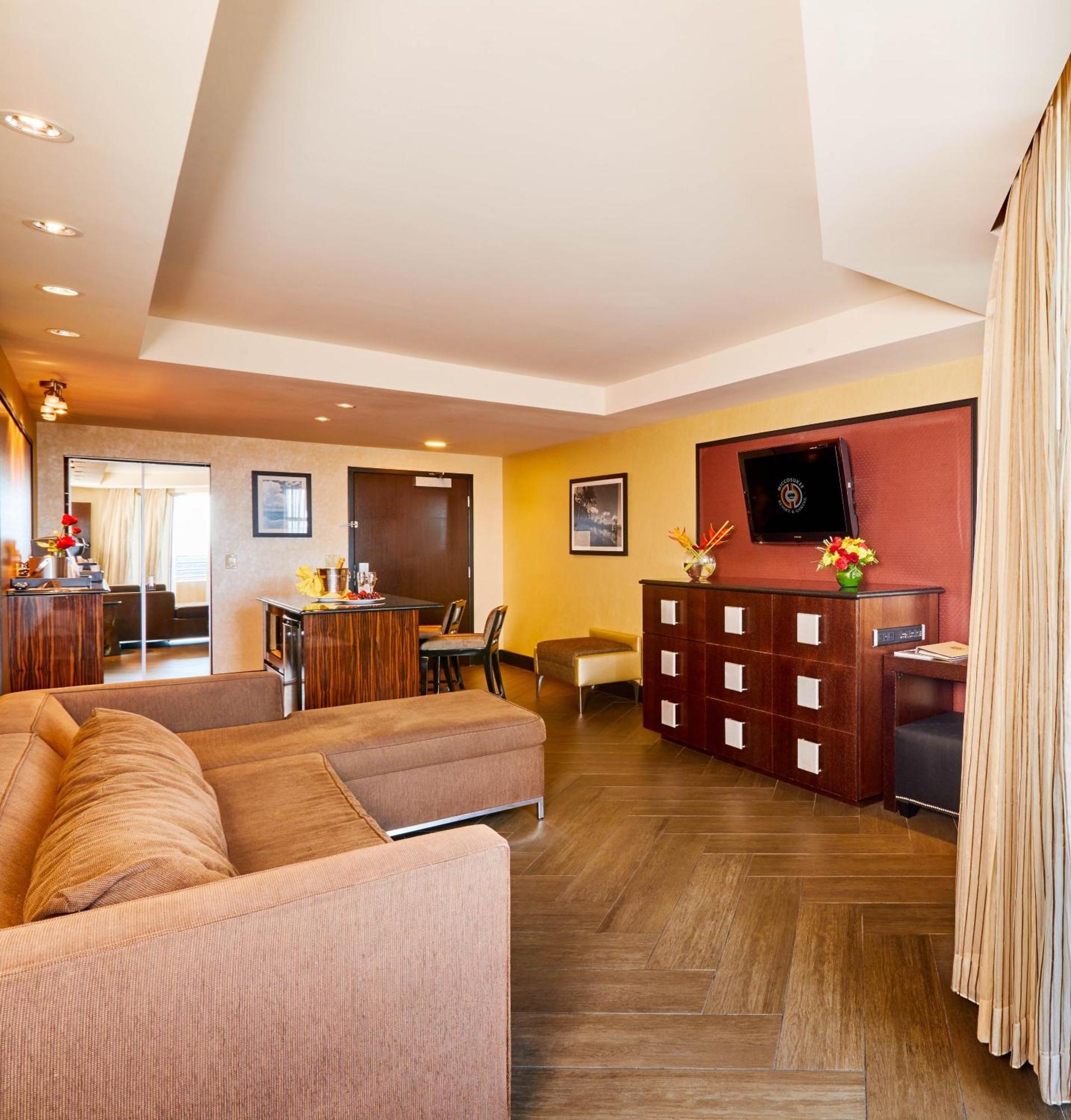 Miccosukee Casino & Resort (Adults Only) Tamiami Bagian luar foto